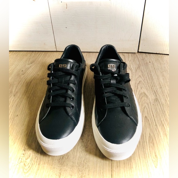 Givenchy men sneakers size 10 US. 44 EU - Picture 9 of 9
